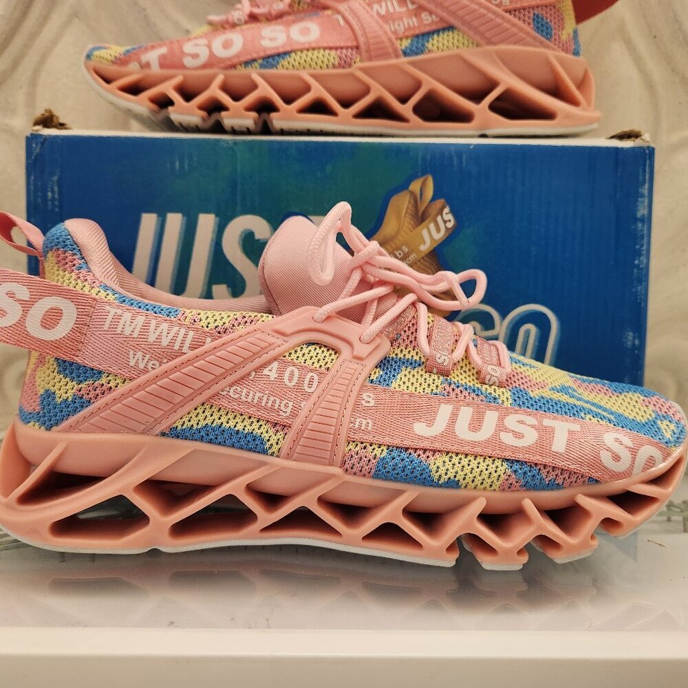 Just So So Women’s Sneakers size 9 pink camo. NIB